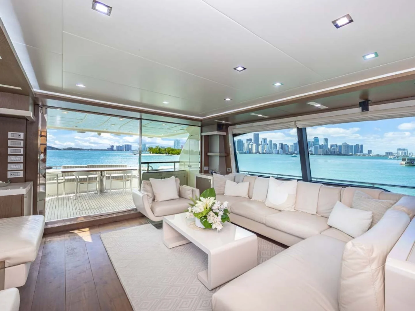 TOP SHELF | Ferretti 87 - Photo 43