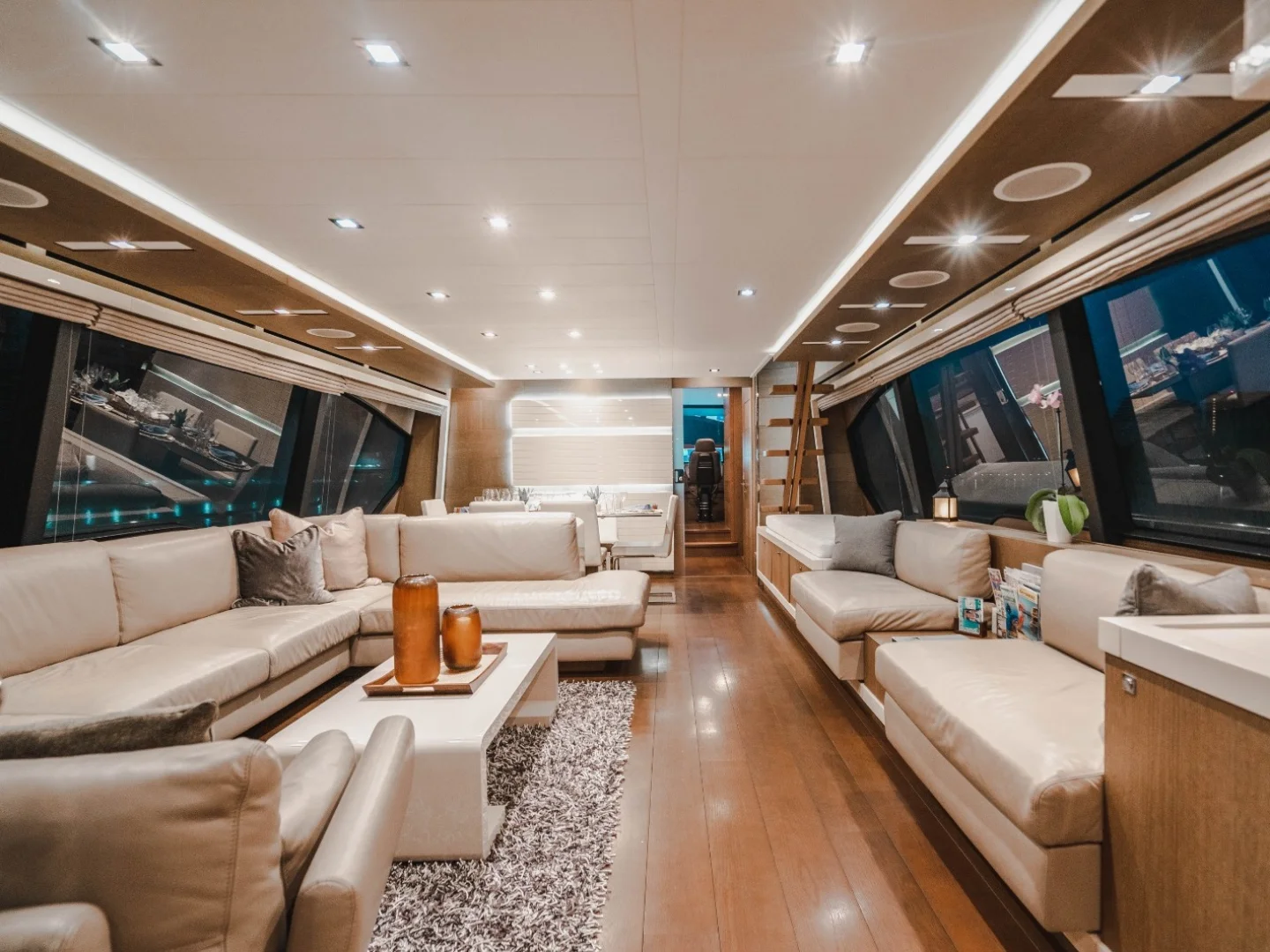 TOP SHELF | Ferretti 87 - Photo 28