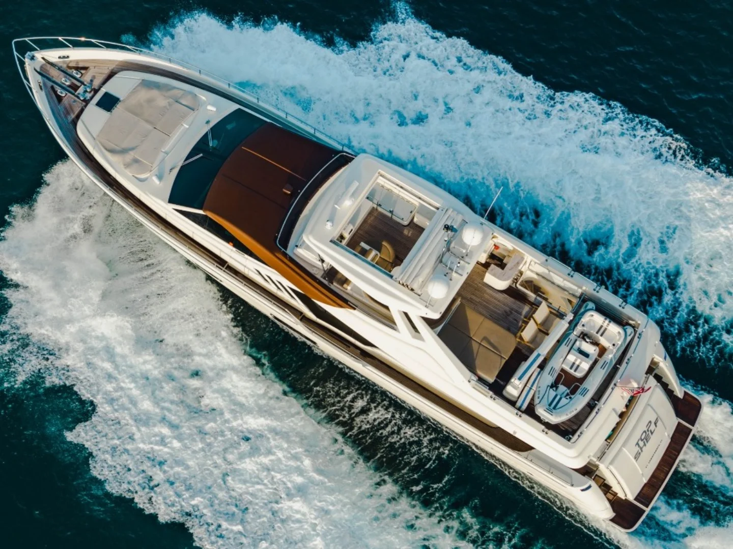 TOP SHELF | Ferretti 87 - Photo 9