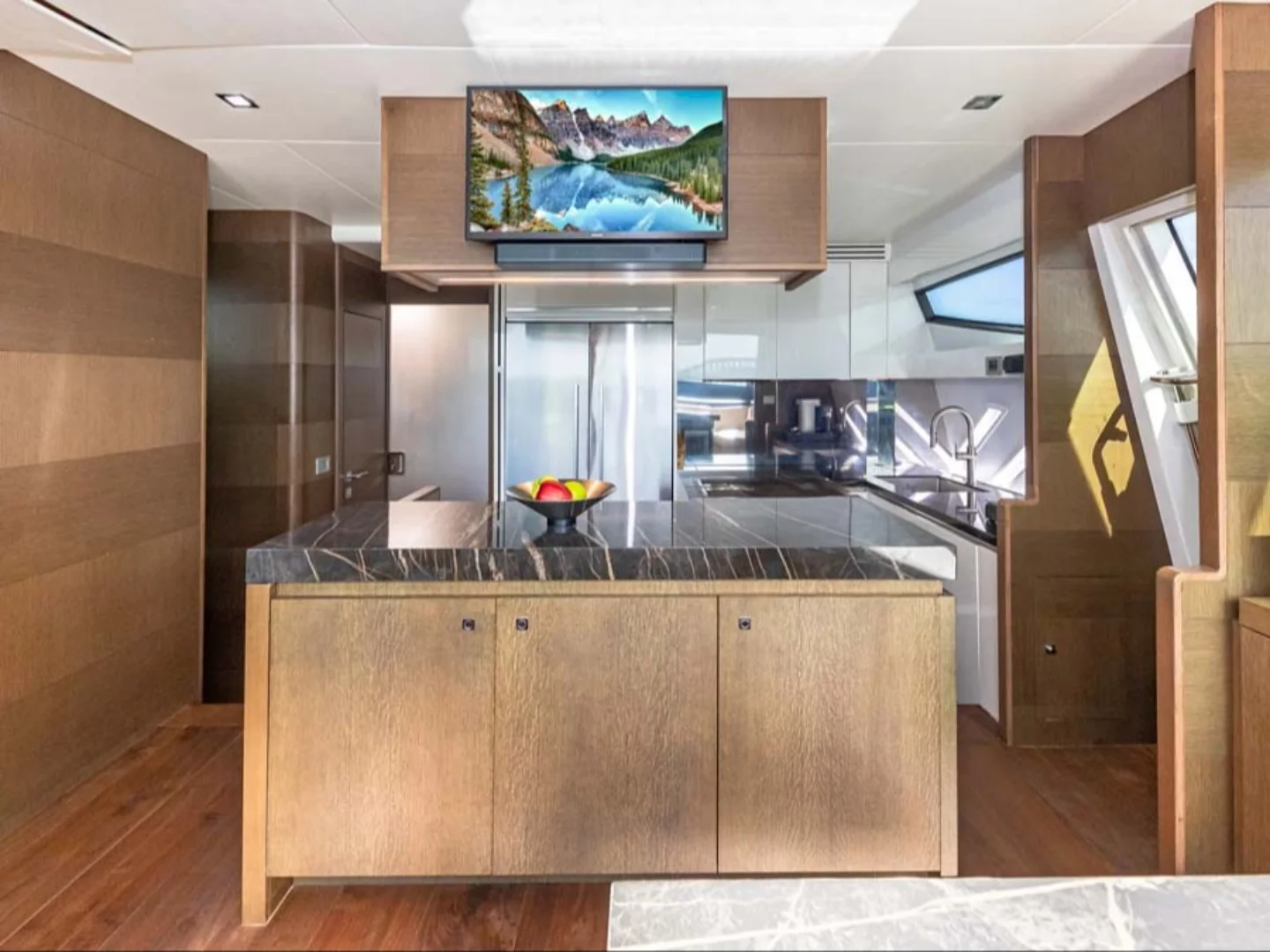 TOP SHELF | Ferretti 87 - Photo 39