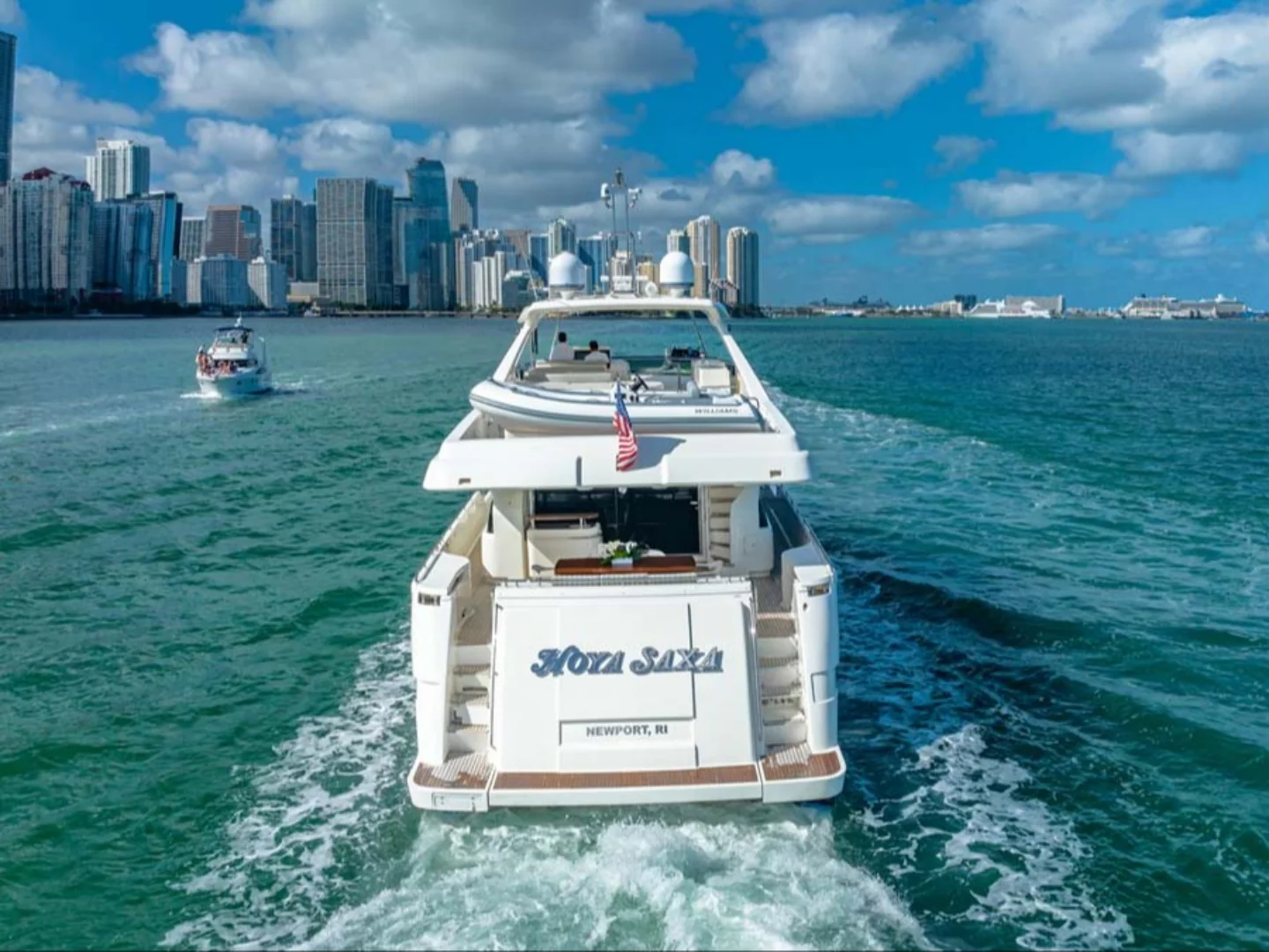 TOP SHELF | Ferretti 87 - Photo 7