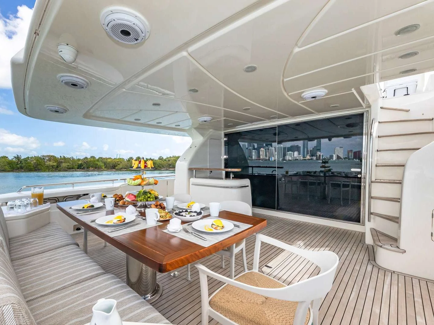 TOP SHELF | Ferretti 87 - Photo 23