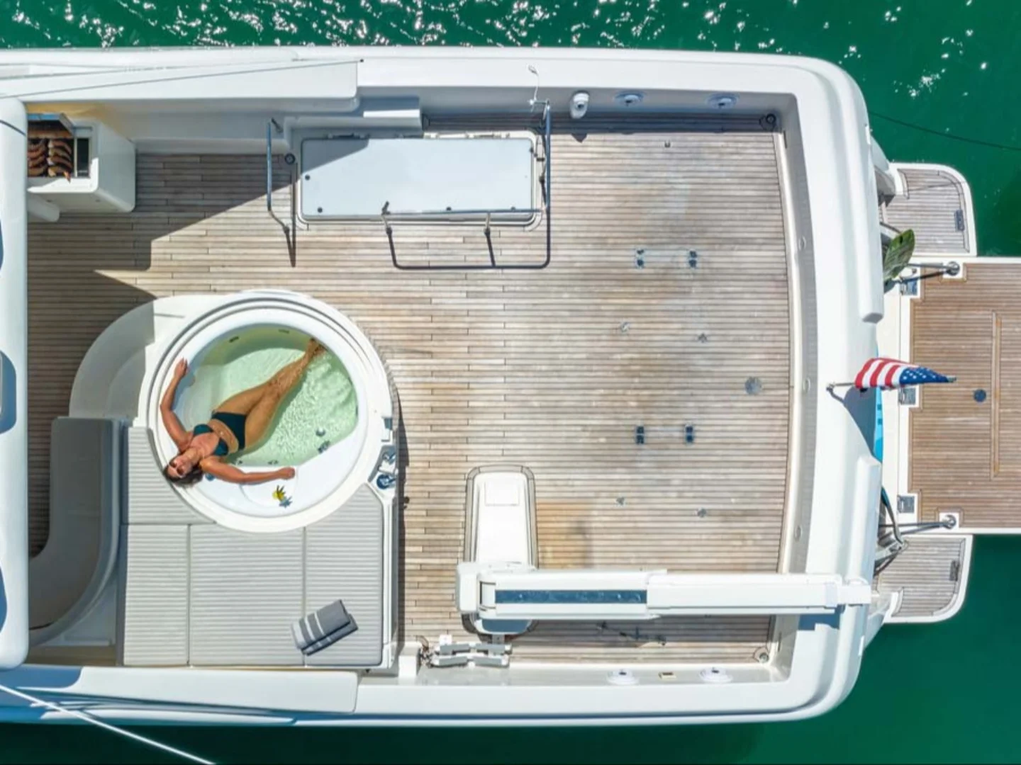 TOP SHELF | Ferretti 87 - Photo 12