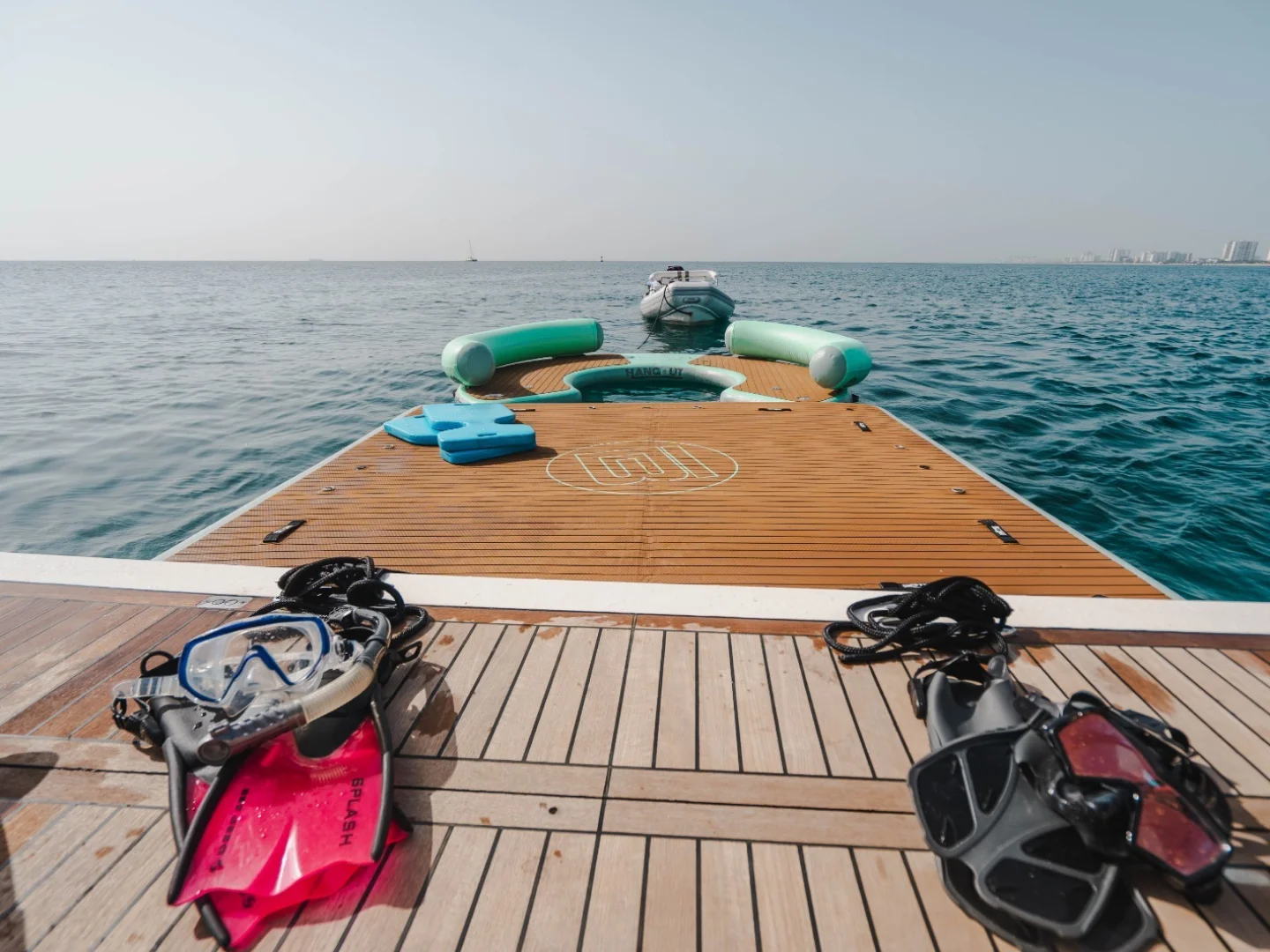TOP SHELF | Ferretti 87 - Photo 14