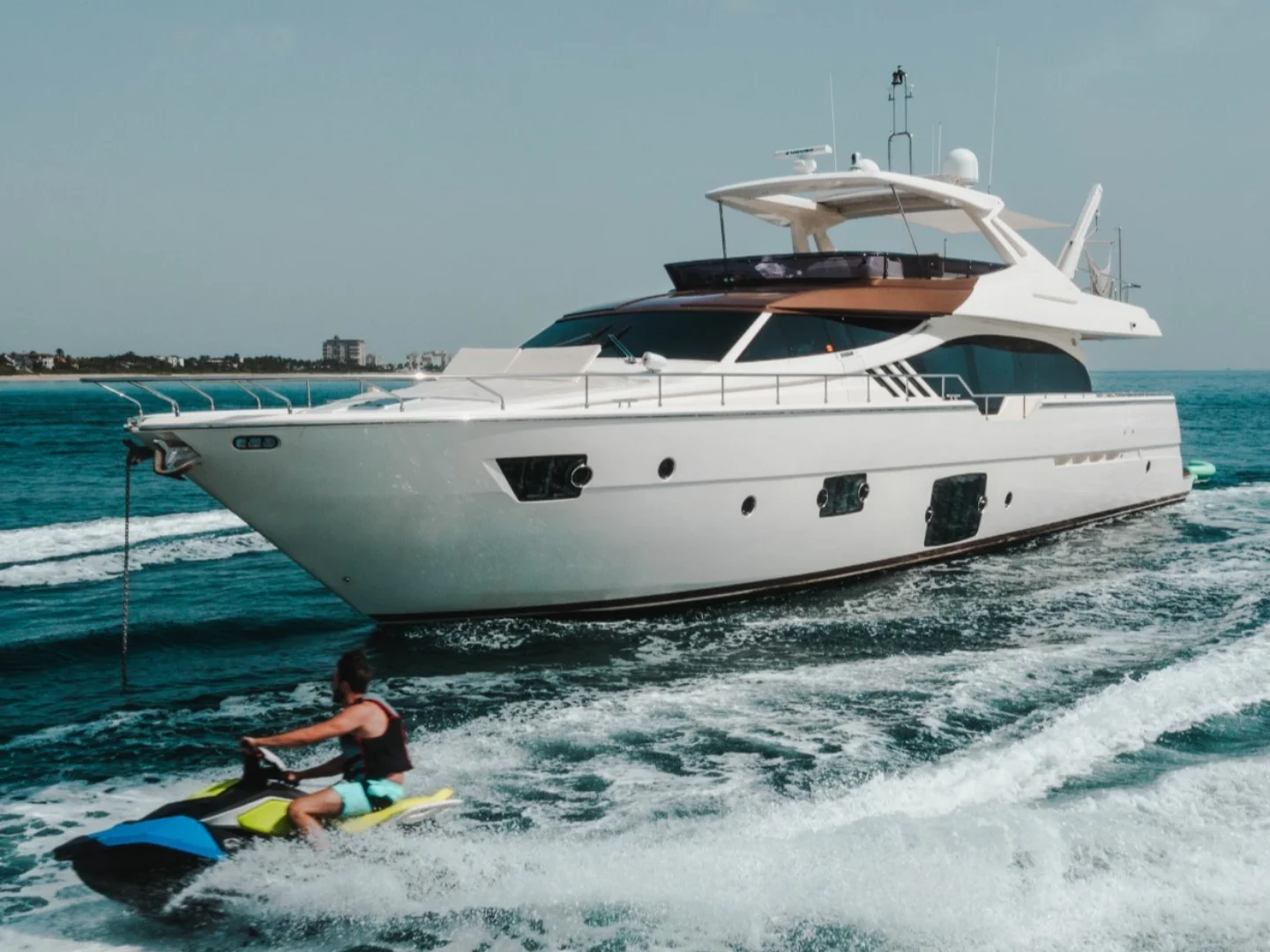 TOP SHELF | Ferretti 87 - Photo 8