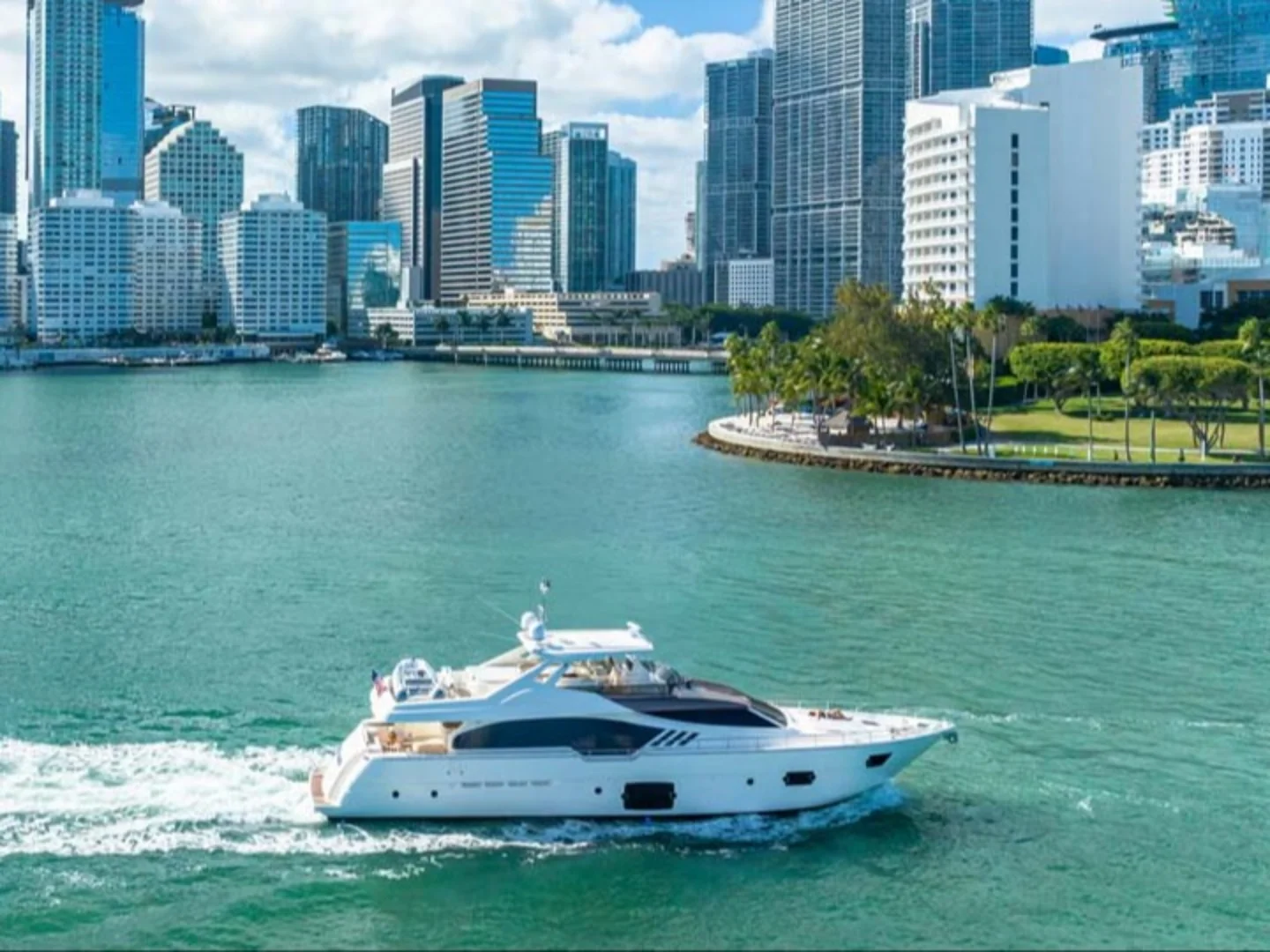 TOP SHELF | Ferretti 87 - Photo 3