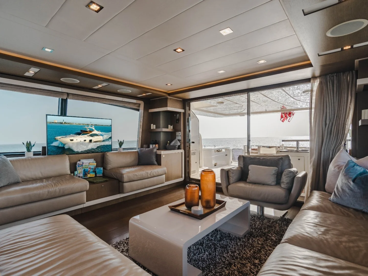 TOP SHELF | Ferretti 87 - Photo 27
