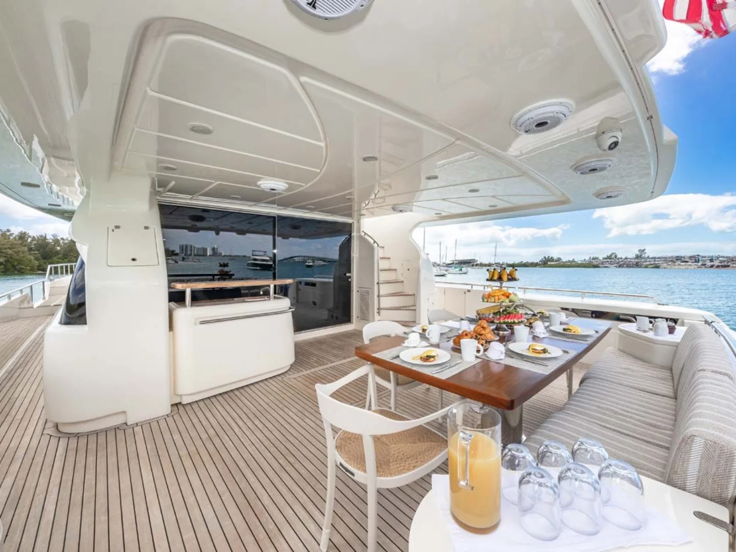 TOP SHELF | Ferretti 87 - Photo 45