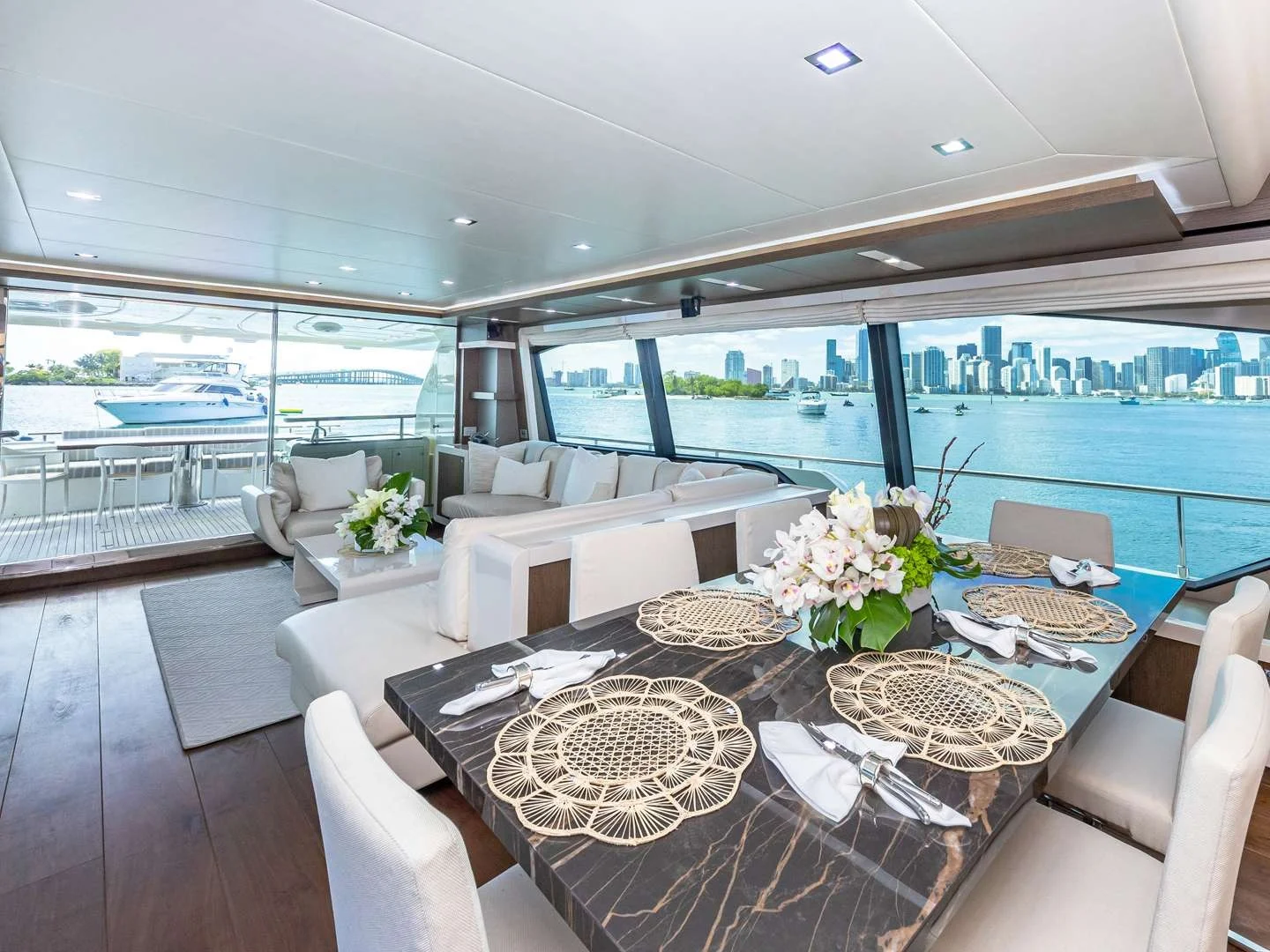 TOP SHELF | Ferretti 87 - Photo 20