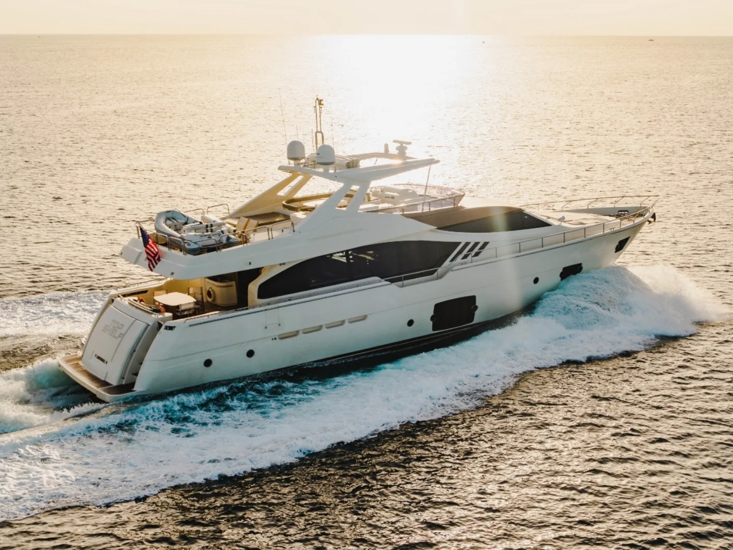 TOP SHELF | Ferretti 87 - Photo 4