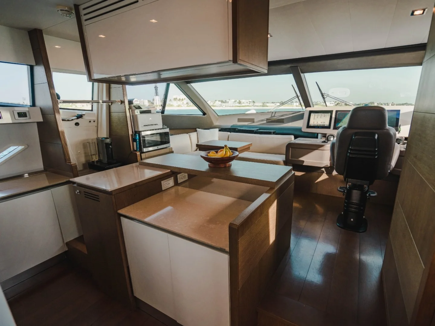 TOP SHELF | Ferretti 87 - Photo 31