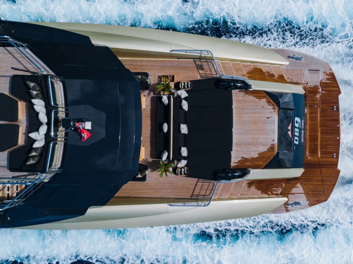 MY DB9 | Palmer Johnson 171  - Photo 16