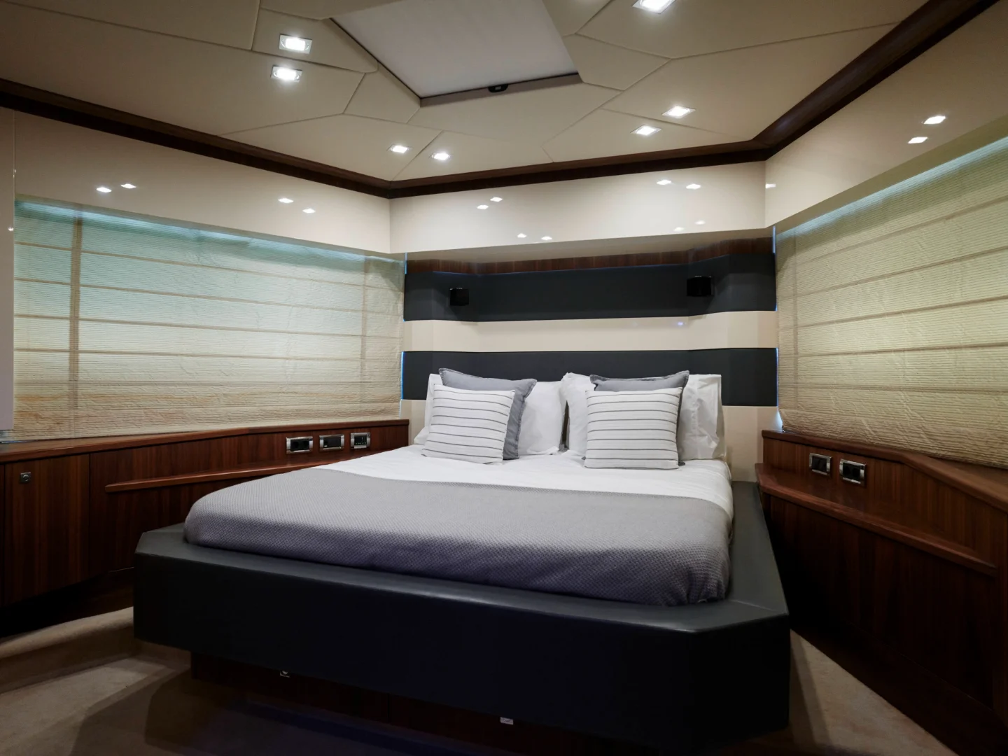 NOVA 92 | Sunseeker Predator 92 - Photo 14