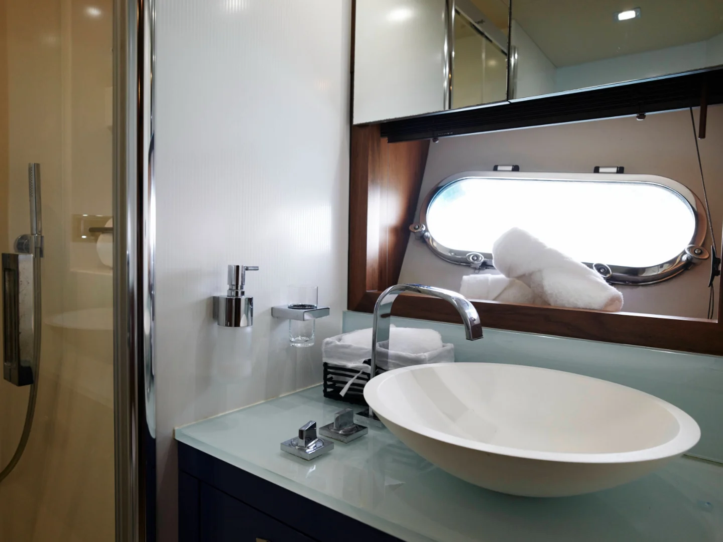NOVA 92 | Sunseeker Predator 92 - Photo 17