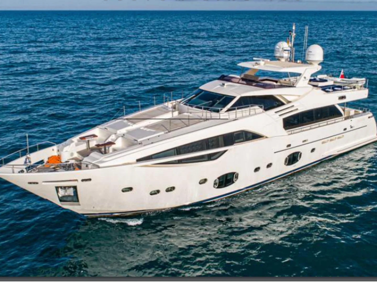NIKO III | Ferretti Custom Line 100 - Photo 2