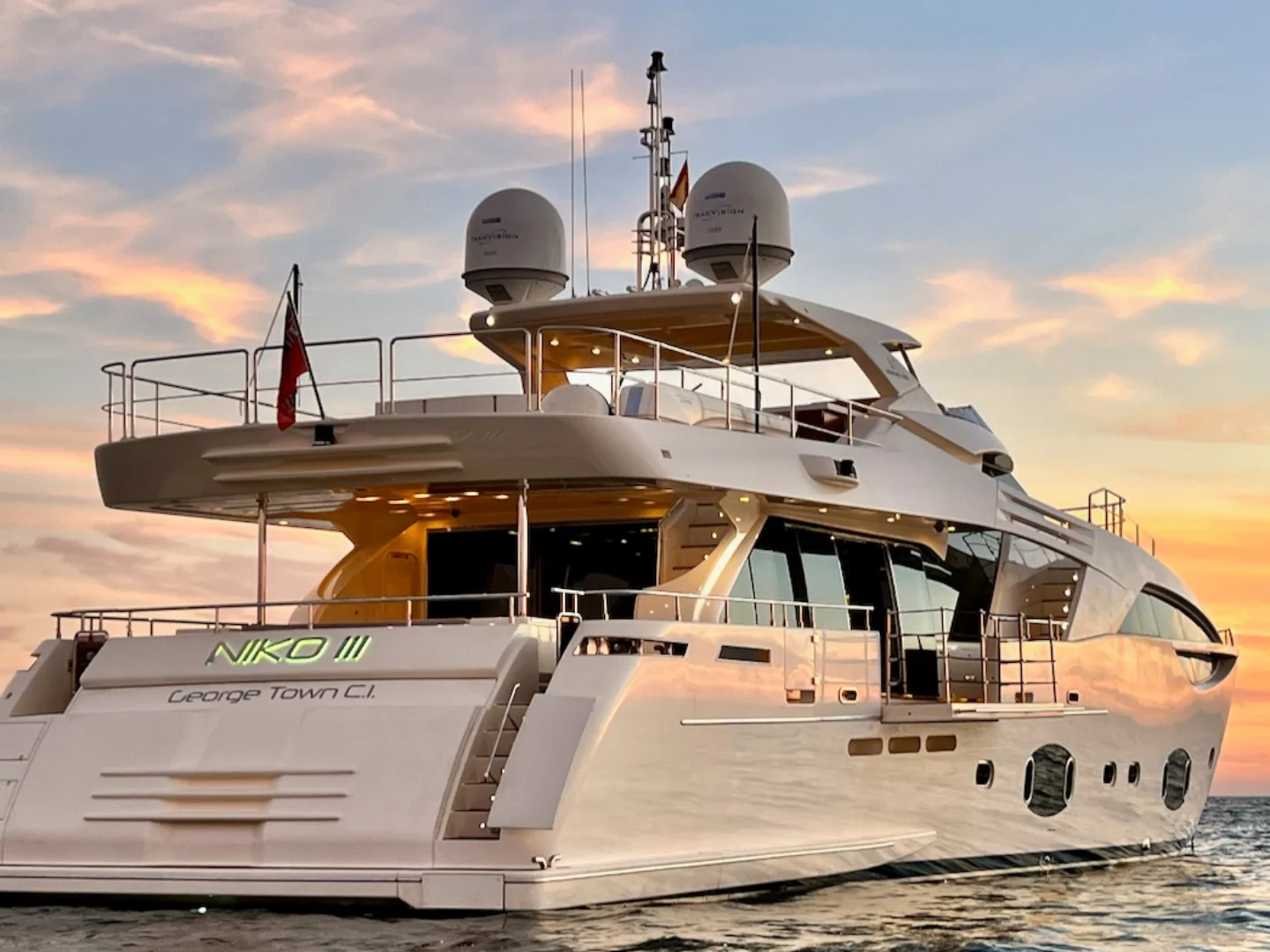 NIKO III | Ferretti Custom Line 100 - Photo 11