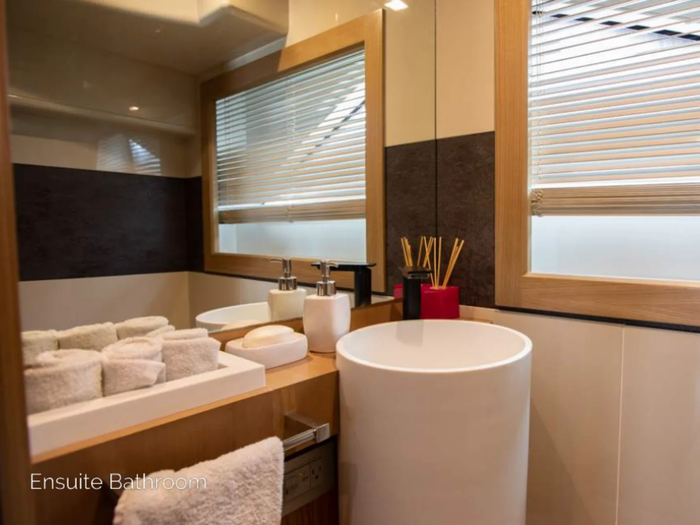 NIKO III | Ferretti Custom Line 100 - Photo 33