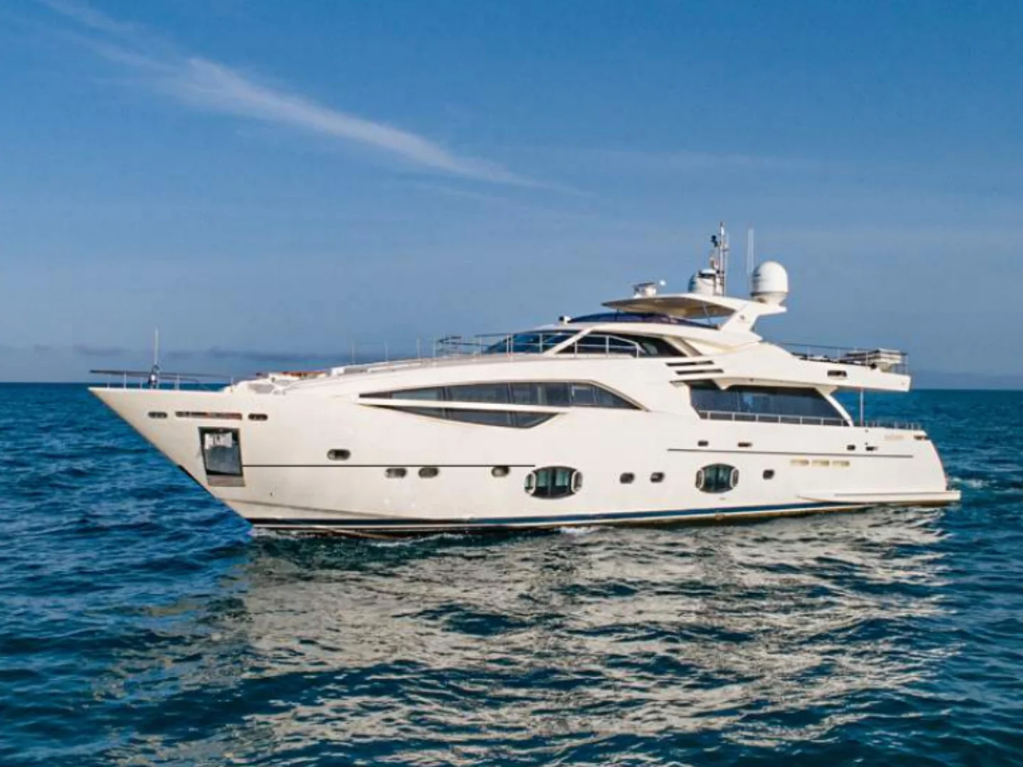 NIKO III | Ferretti Custom Line 100 - Photo 4