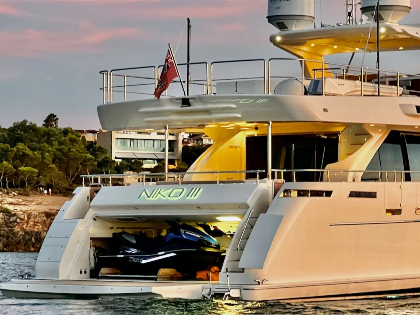 NIKO III | Ferretti Custom Line 100 - Photo 14