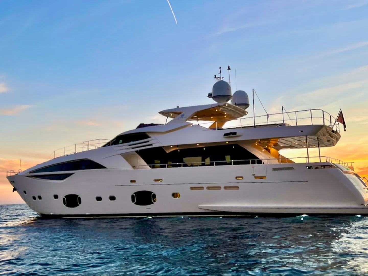 NIKO III | Ferretti Custom Line 100 - Photo 5