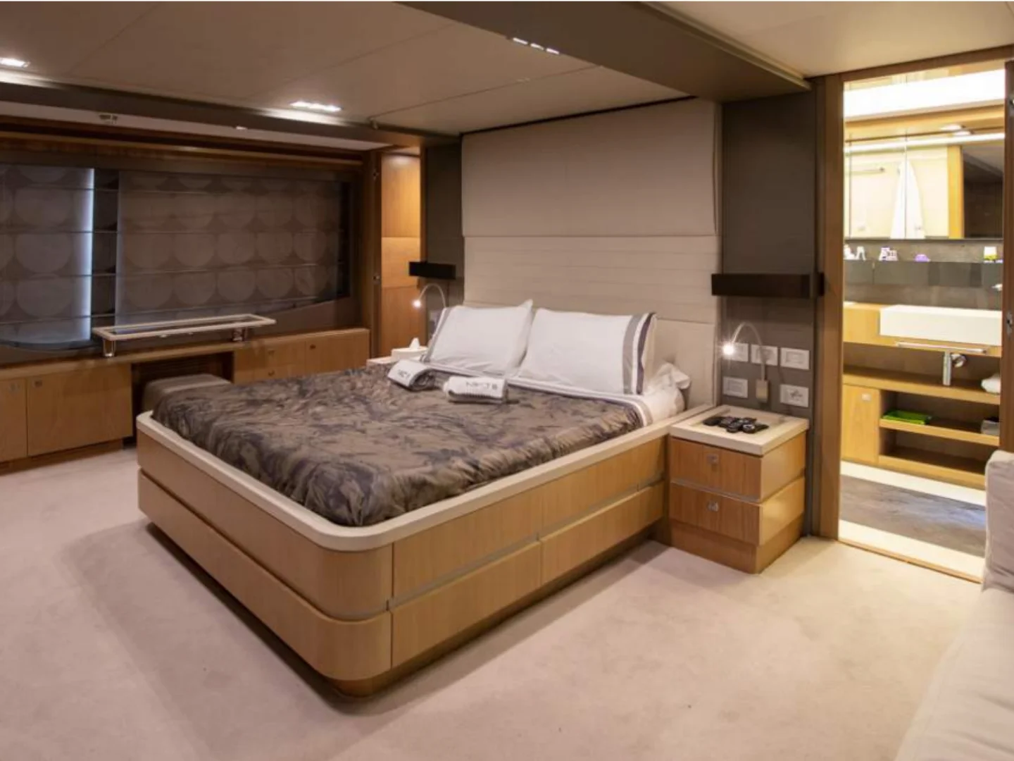 NIKO III | Ferretti Custom Line 100 - Photo 24