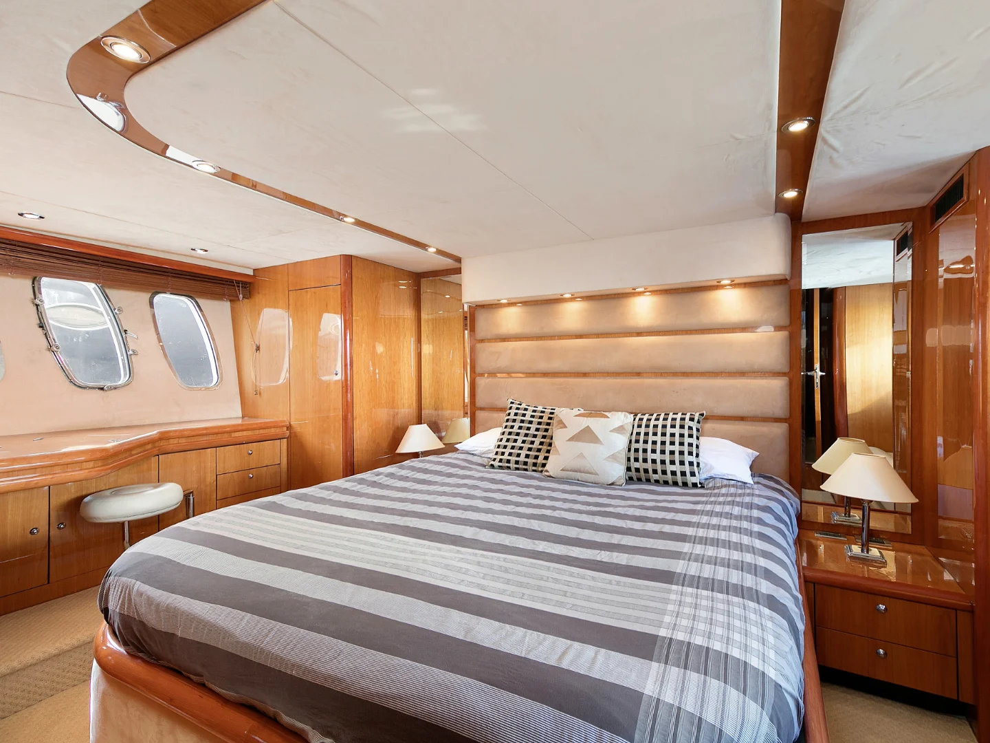 TALAN | Sunseeker Predator 68 - Photo 13