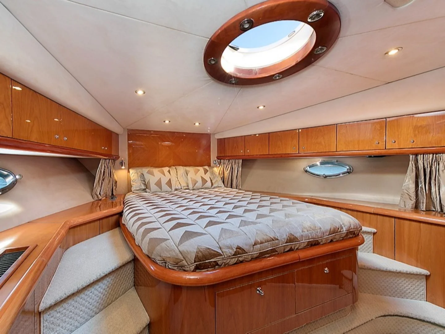 TALAN | Sunseeker Predator 68 - Photo 14