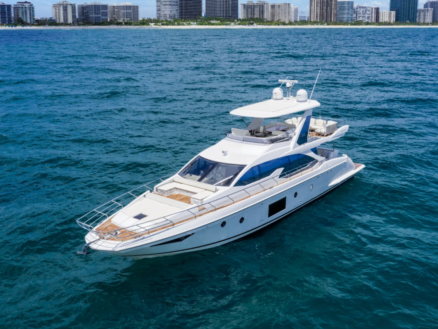 LE GRAND BLEU | Azimut 66 Fly - Photo 45
