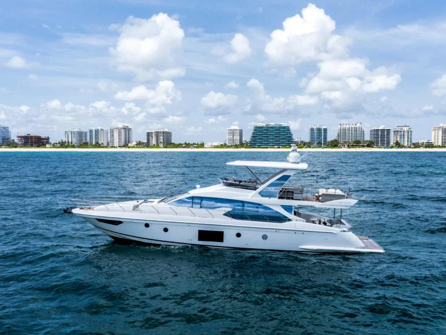 LE GRAND BLEU | Azimut 66 Fly - Photo 2