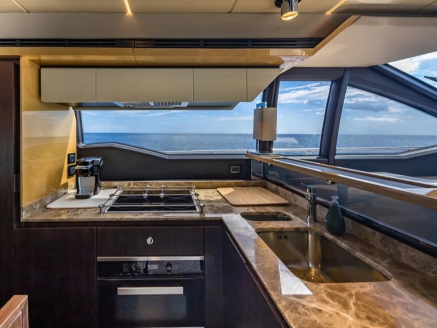 LE GRAND BLEU | Azimut 66 Fly - Photo 16