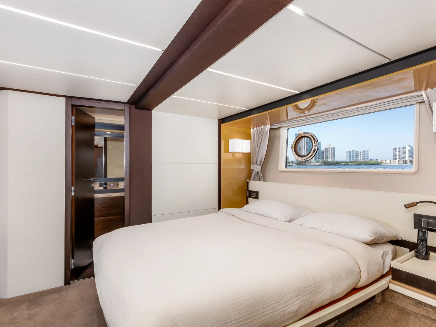 LE GRAND BLEU | Azimut 66 Fly - Photo 56
