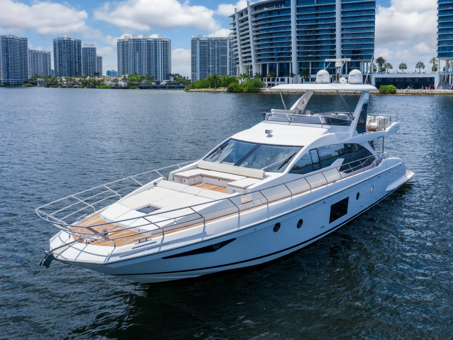 LE GRAND BLEU | Azimut 66 Fly - Photo 47