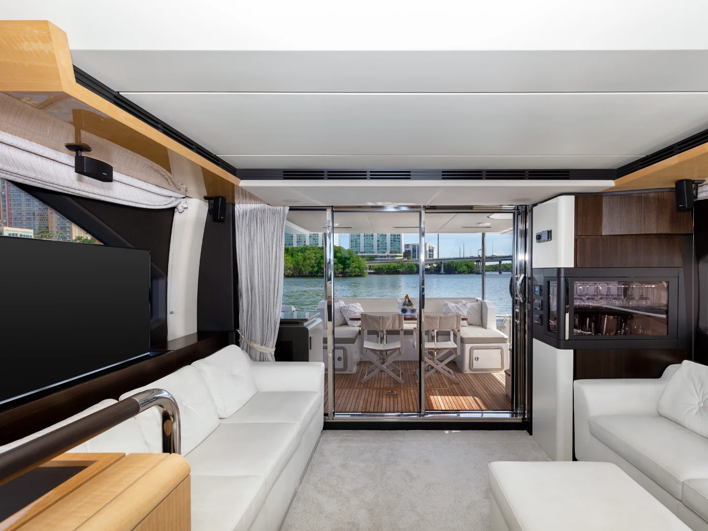 LE GRAND BLEU | Azimut 66 Fly - Photo 51