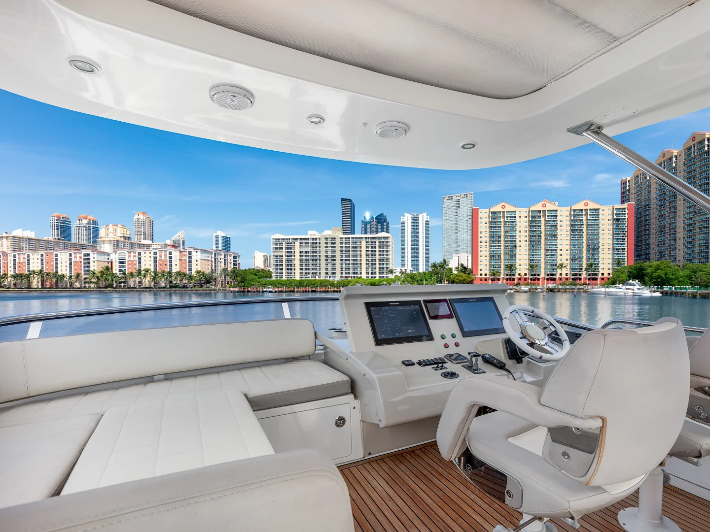 LE GRAND BLEU | Azimut 66 Fly - Photo 44