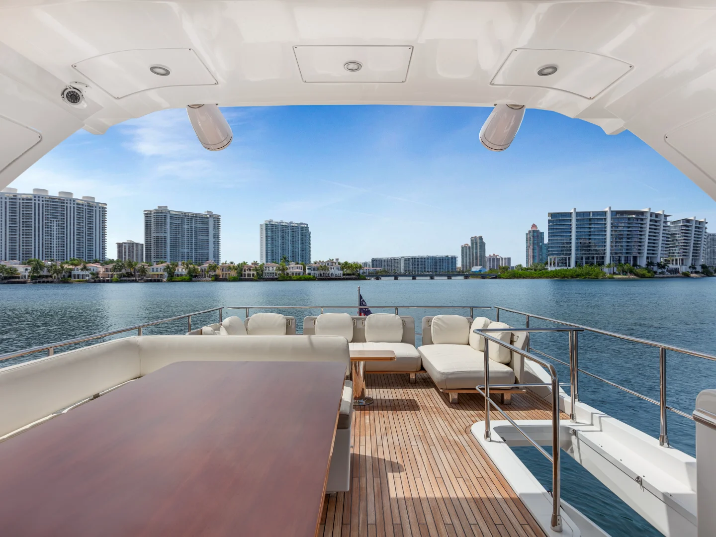 LE GRAND BLEU | Azimut 66 Fly - Photo 52