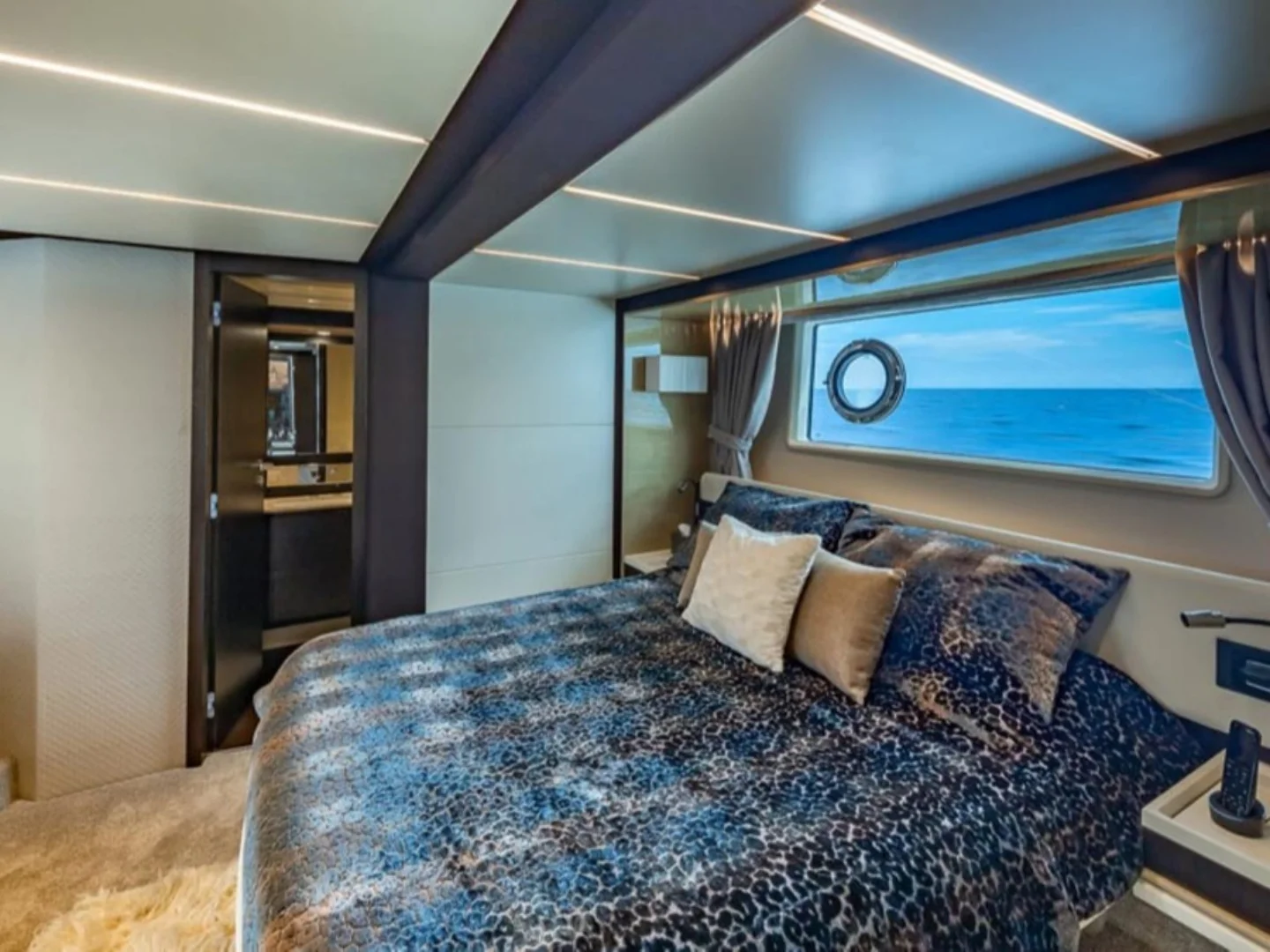 LE GRAND BLEU | Azimut 66 Fly - Photo 19