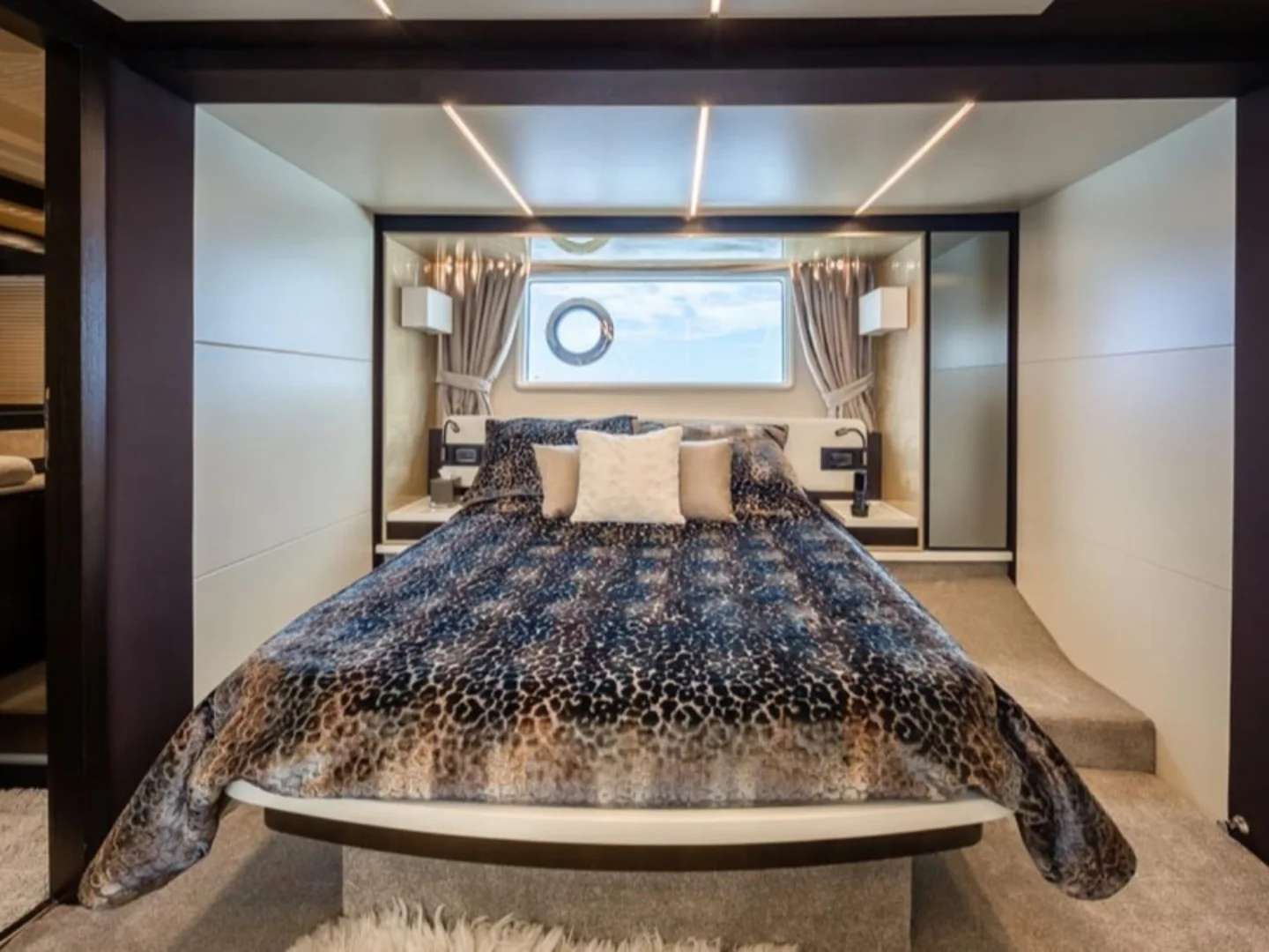 LE GRAND BLEU | Azimut 66 Fly - Photo 18