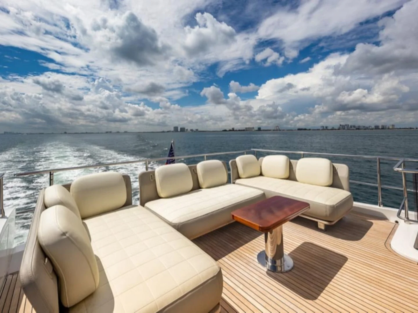 LE GRAND BLEU | Azimut 66 Fly - Photo 15