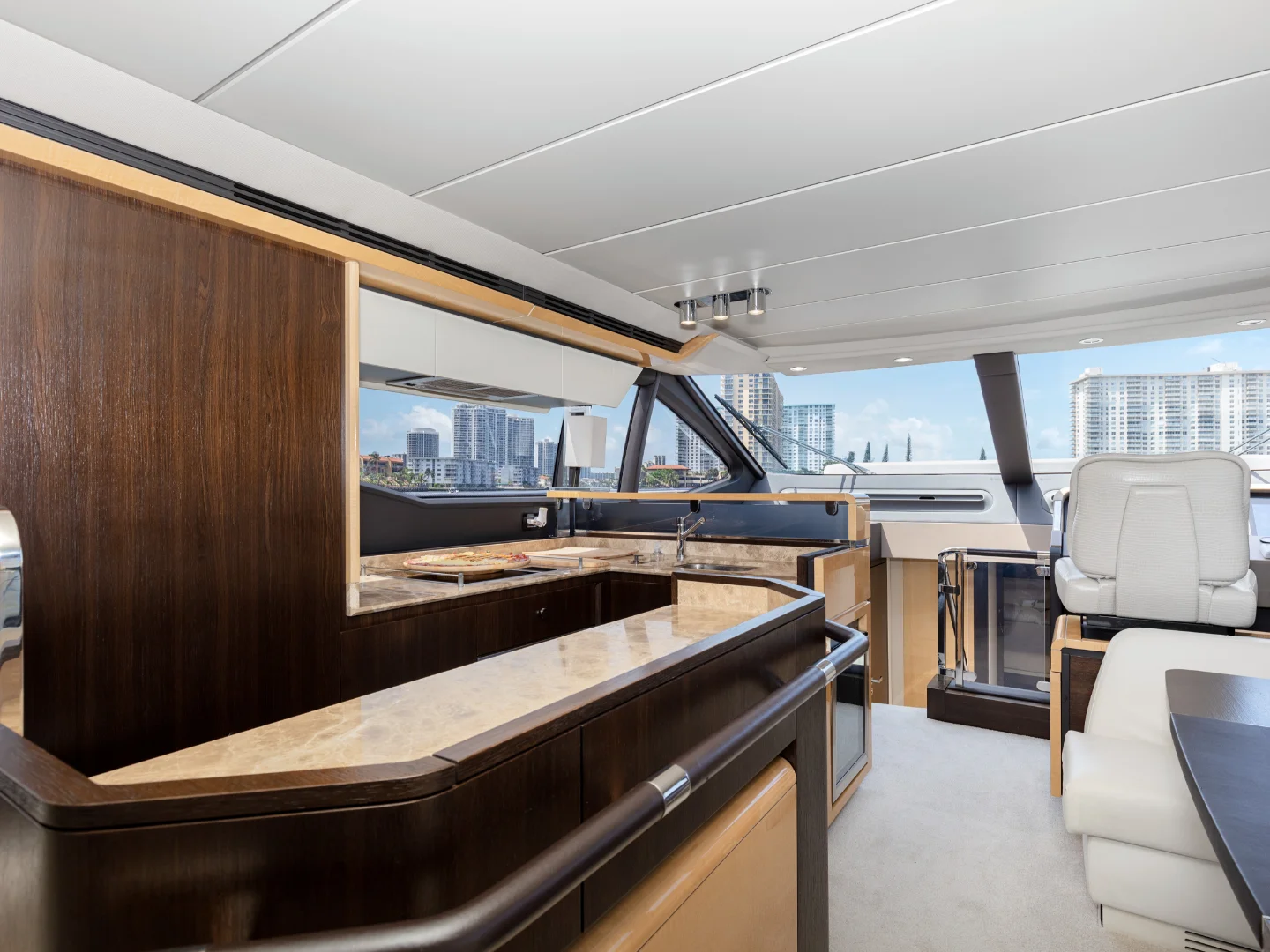 LE GRAND BLEU | Azimut 66 Fly - Photo 43