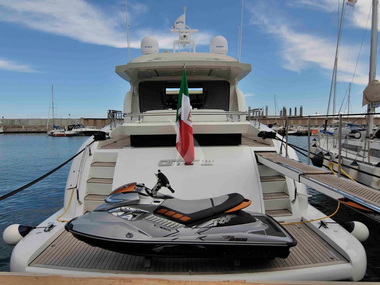 MY Amir III | Alalunga 85 Sport X  - Photo 16