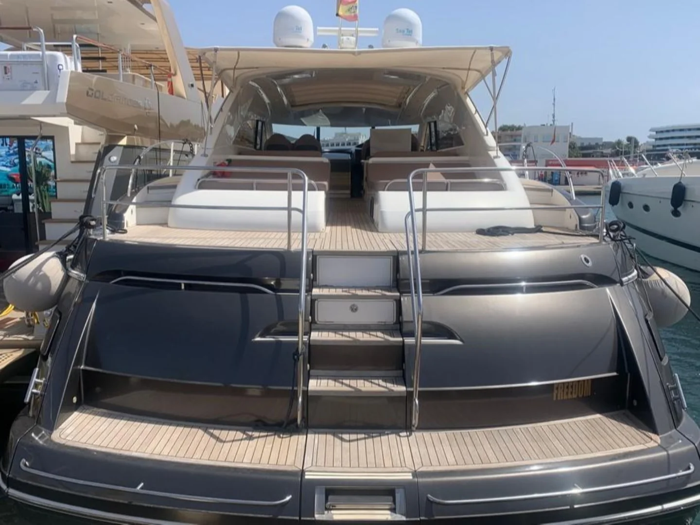FREEDOM | Princess V65 - Photo 10
