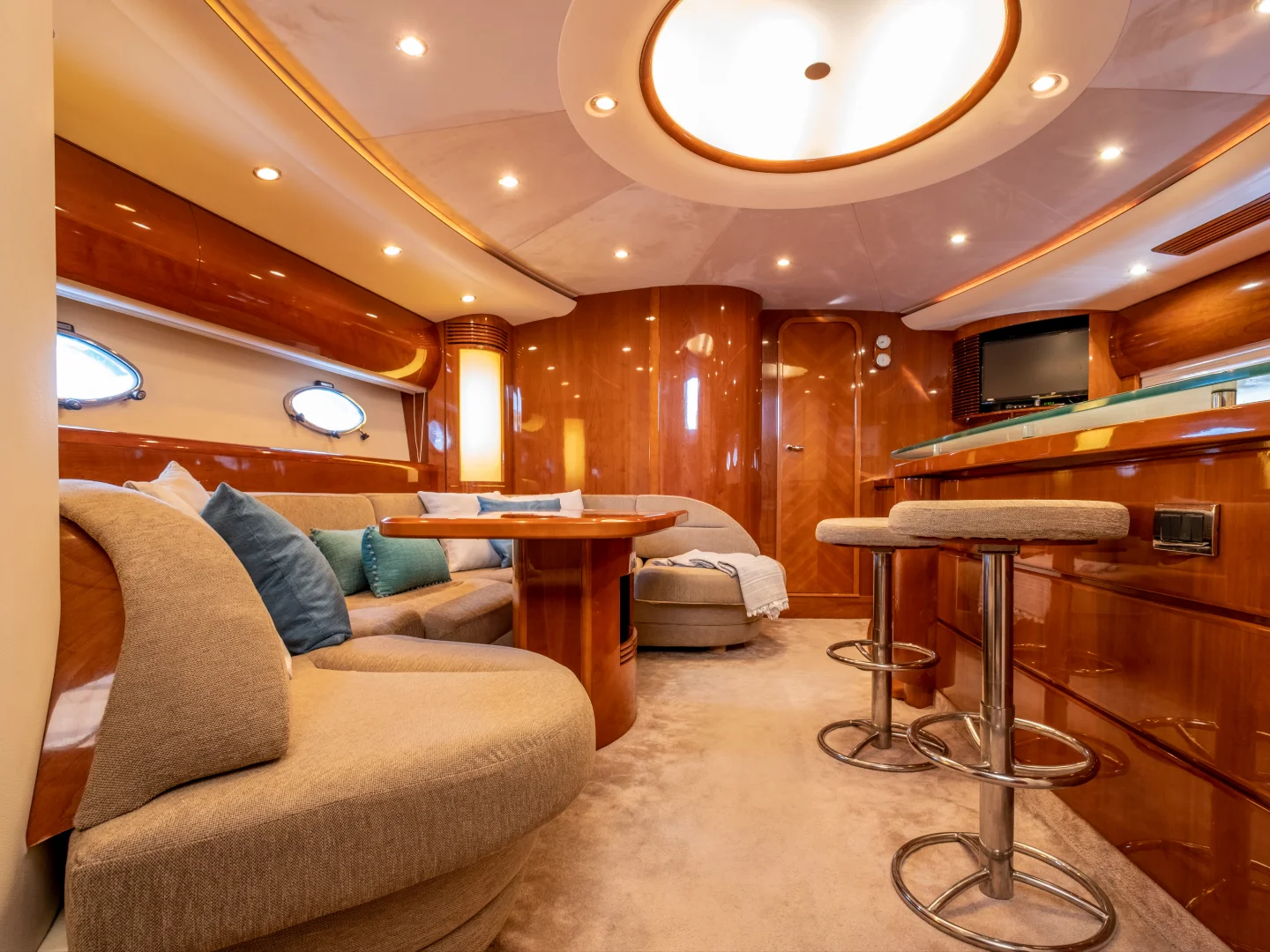 FREEDOM | Princess V65 - Photo 23