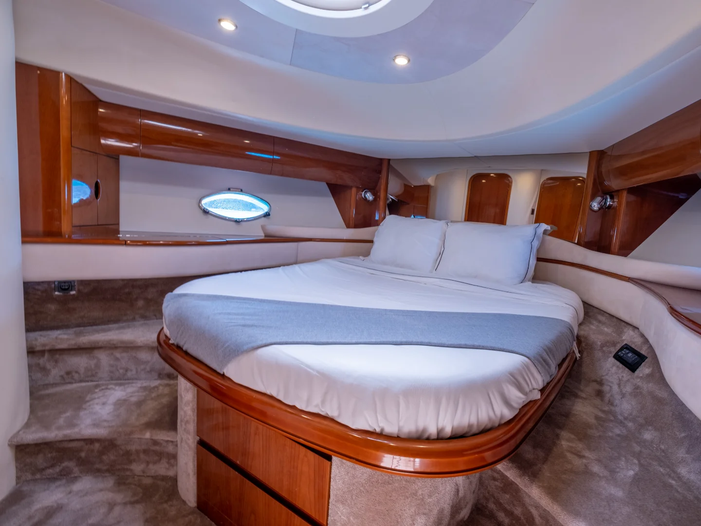 FREEDOM | Princess V65 - Photo 27