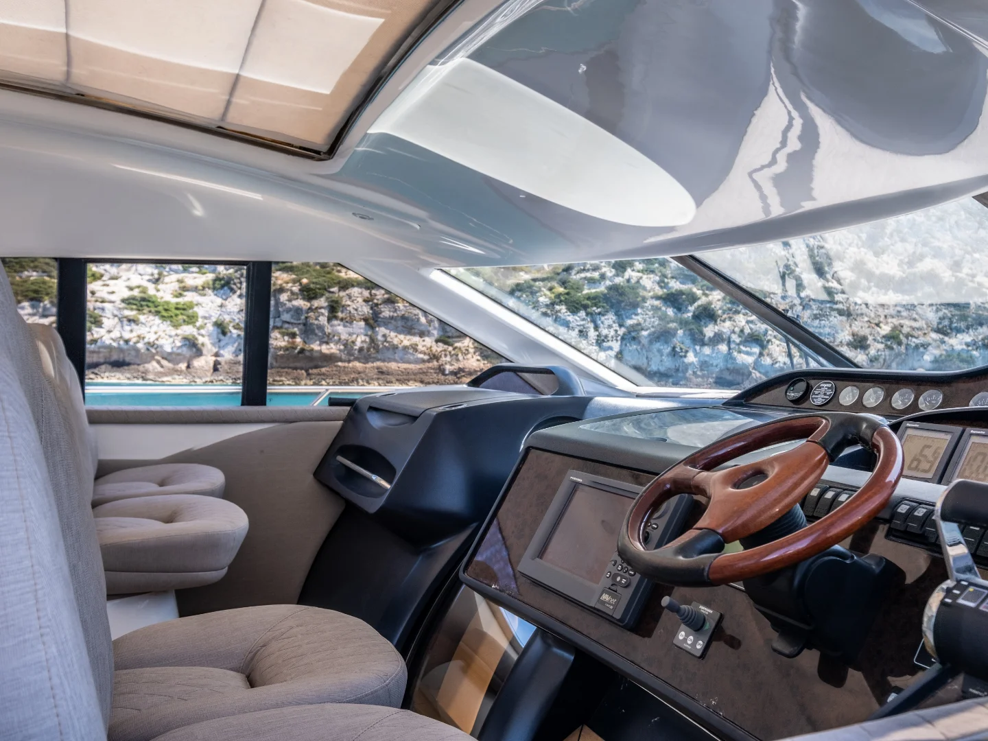 FREEDOM | Princess V65 - Photo 22