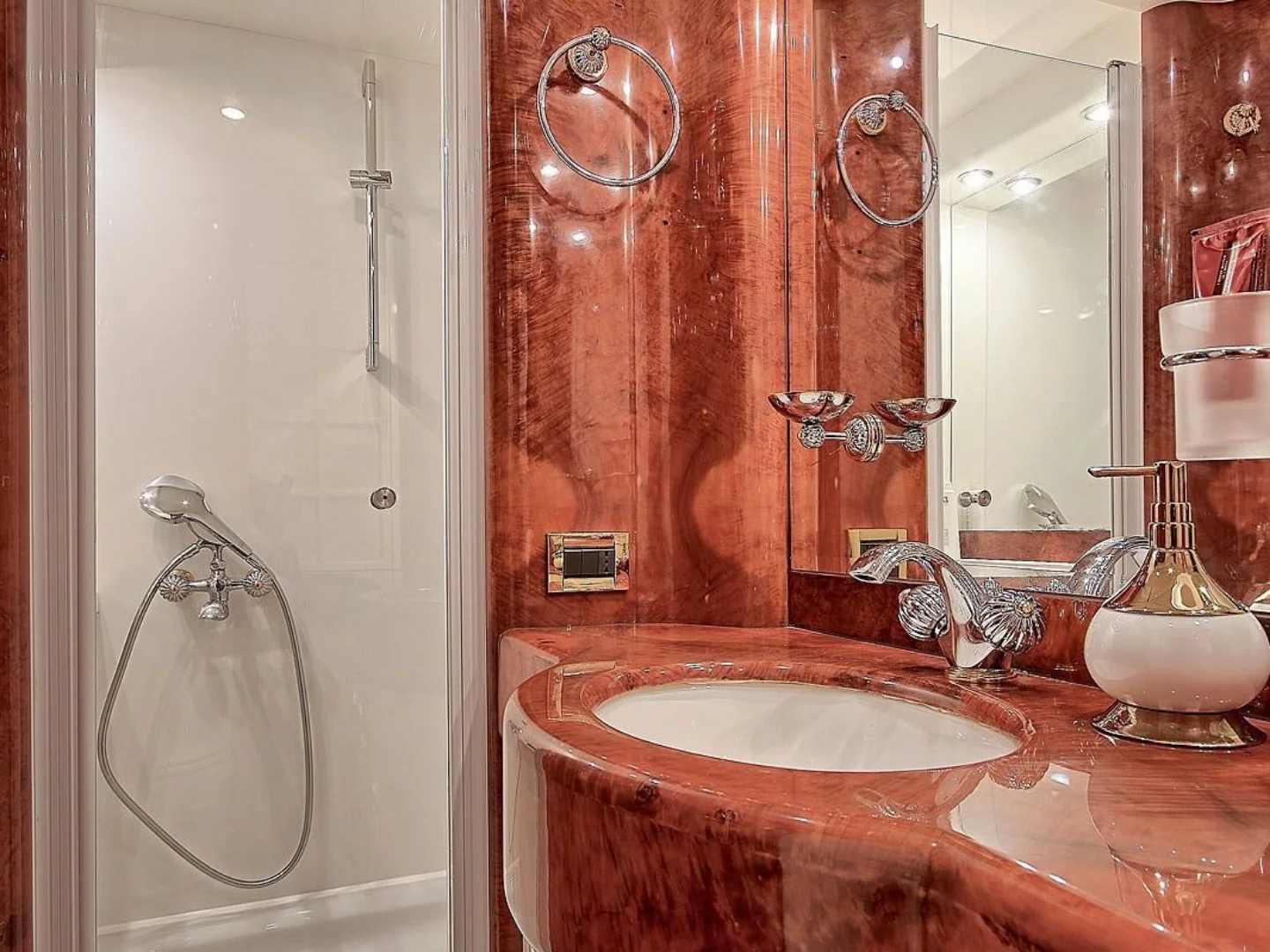 CROCUS |  Custom Made 40M - Photo 40