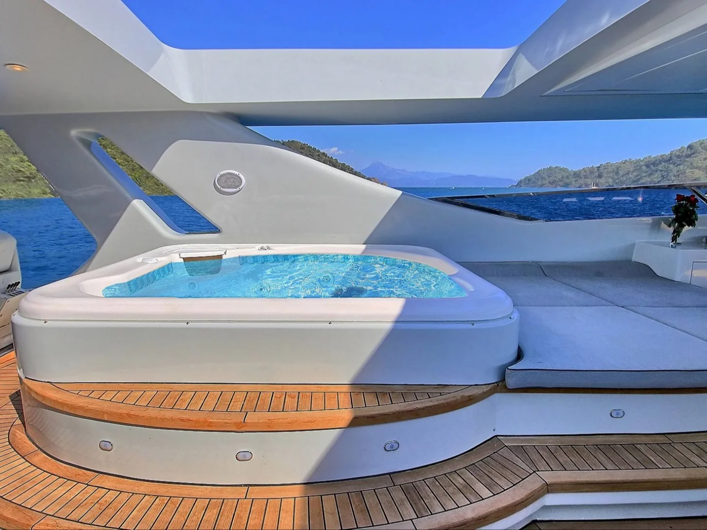 CROCUS |  Custom Made 40M - Photo 14