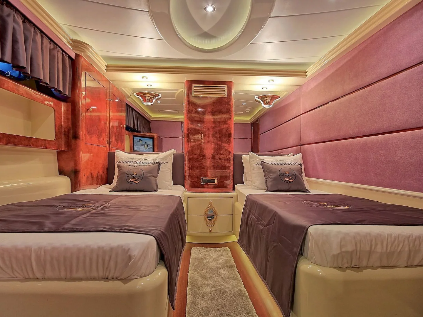 CROCUS |  Custom Made 40M - Photo 35