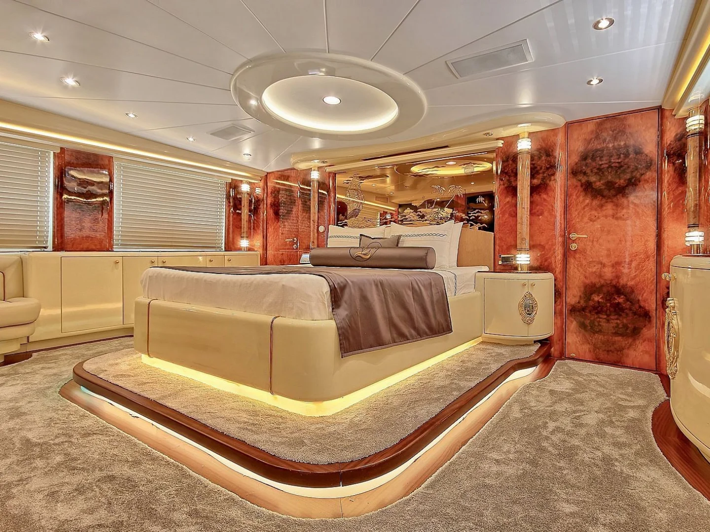 CROCUS |  Custom Made 40M - Photo 43