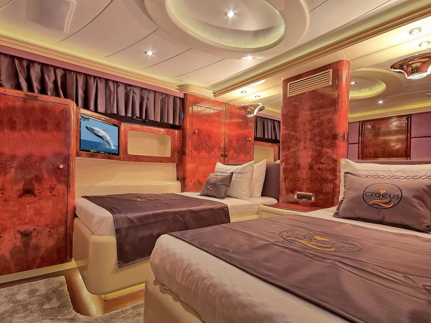 CROCUS |  Custom Made 40M - Photo 36