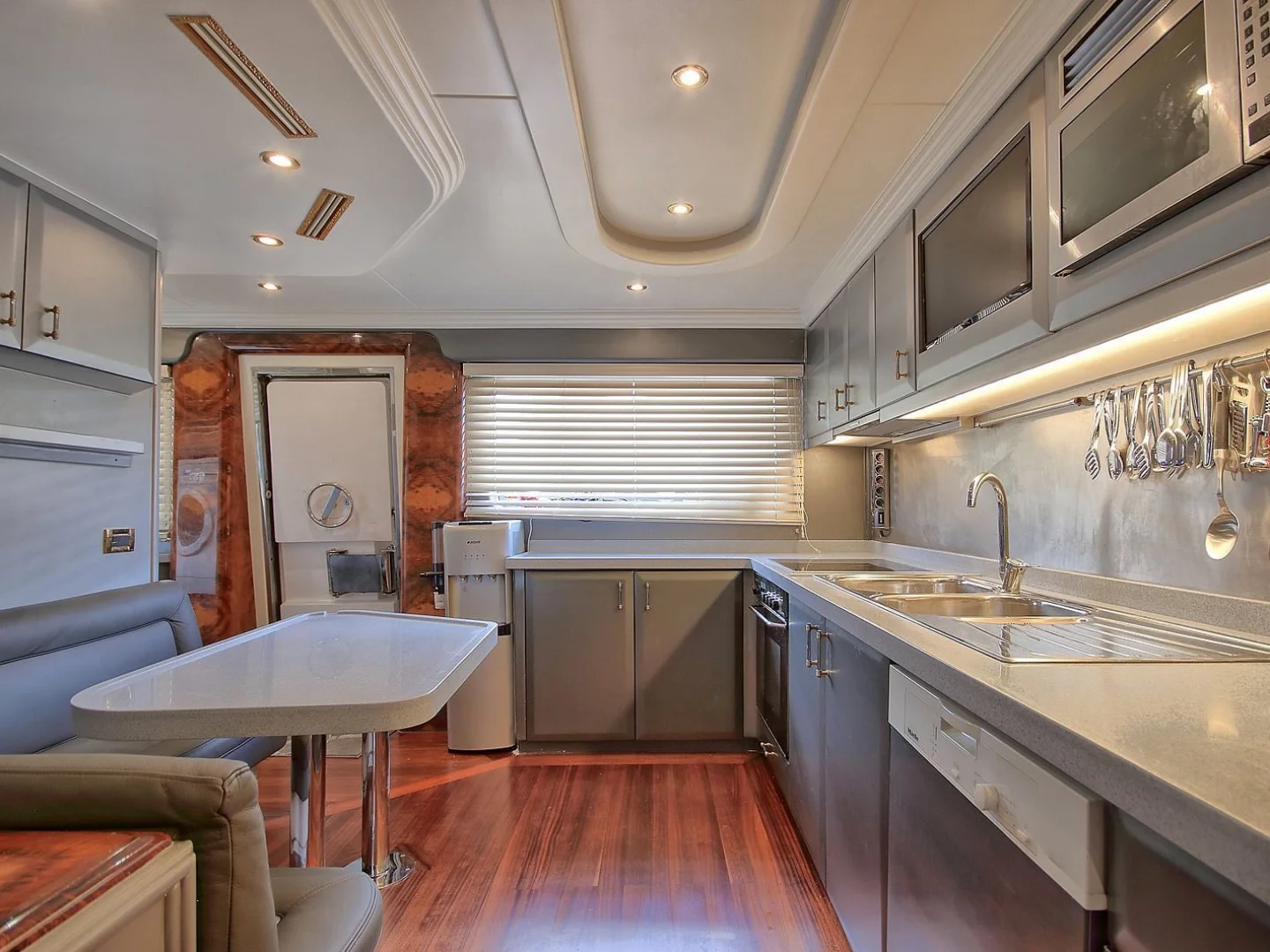 CROCUS |  Custom Made 40M - Photo 46